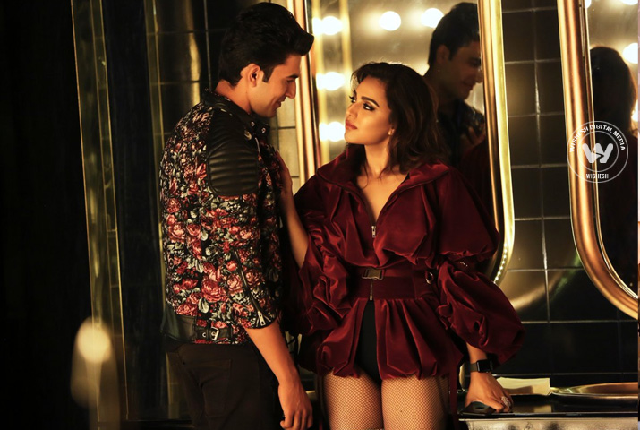 /media/k2/galleries/65751/Veere-Di-Wedding-05