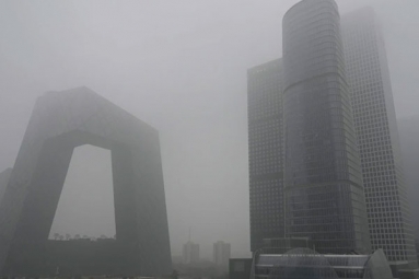 China's Beijing Shuts Roads and Playgrounds due to Heavy Smog