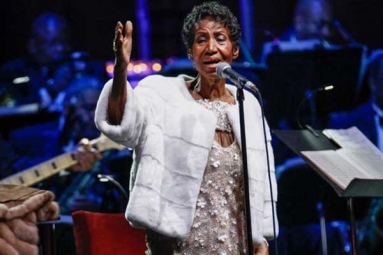 Aretha Franklin &quot;Gravely Ill&quot; With Cancer: Reports