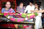 Indira Devi breaking news, Indira Devi pictures, mahesh babu s mother indira devi laid to rest, Tollywood celebrities