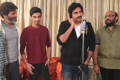 Pawan records a peppy song for Agnyaathavaasi