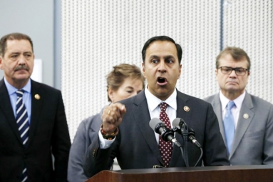 Raja Krishnamoorthi Introduces Bill to Grant H-1B Holders Flexibility to Change Jobs