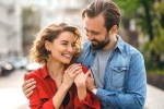 Relationship Tips, Relationship Tips for men, special signs that tell if a man is into you, Women